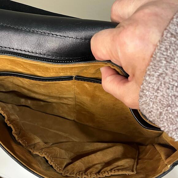 Patricia Nash Classic Black Leather Shoulder Bag – Multiple Pockets, EUC - Picture 3 of 9